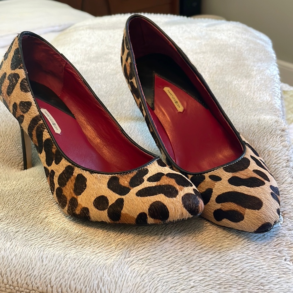 Max Studio Leopard Pumps